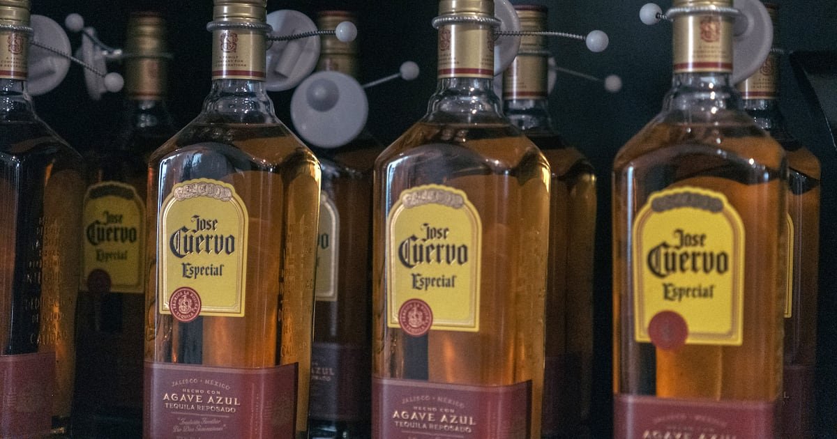 Aranceles de Trump ‘Dan Cruda’ al Tequila Mexicano: José Cuervo Prevé Pérdidas Millonarias