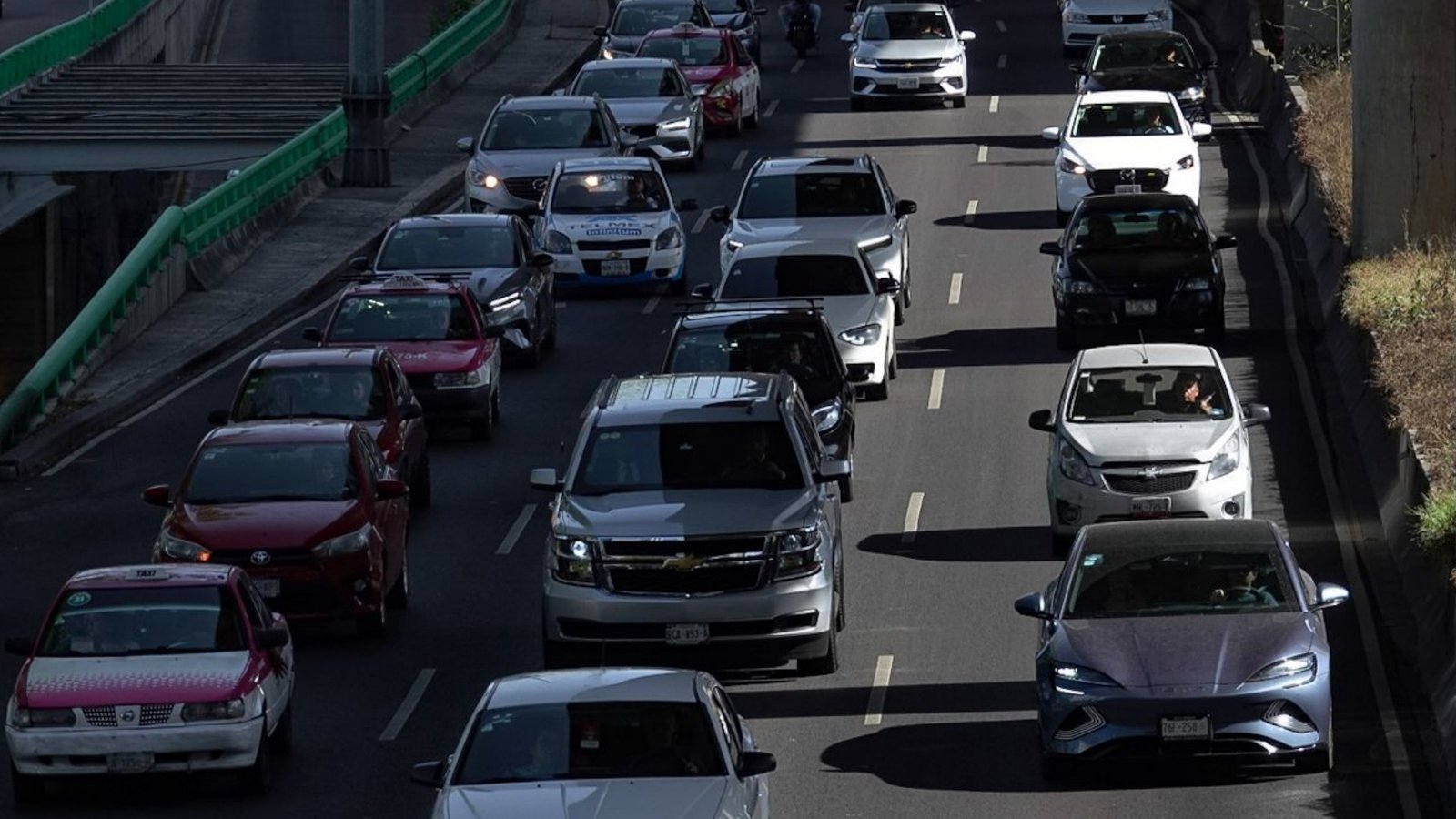 ¿Quiénes sí Circulan Mañana Lunes 31 de Marzo 2025 en cdmx y edomex? Placas de Carros Exenta