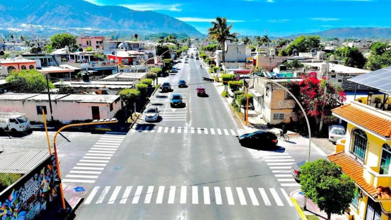 Respesta express en nayarit: Instalan Semaforo Peatonal en Calle Peligrosa