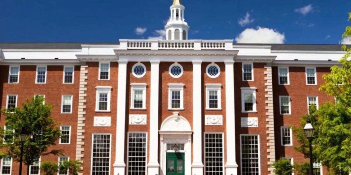 Profesores de Harvard Demandan Por la Revisión de Trump A 9,000 MILONES DE DOLARES DE FINANCIANO