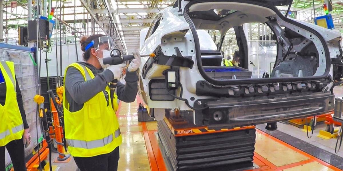 Ford Sube Los Precios de Sus Modelos Armados en México por Los Aranceles de Trump