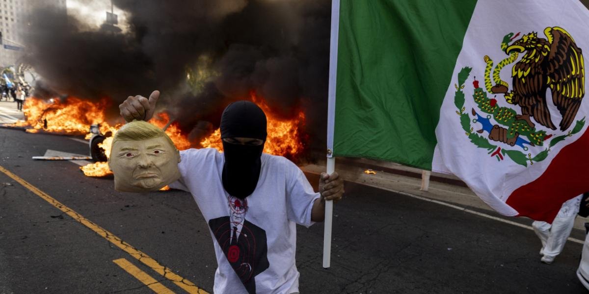 Policía de San Francisco Detiene A 60 Personajes Tras Perturbantes Contra La Política Migatoria de Trump