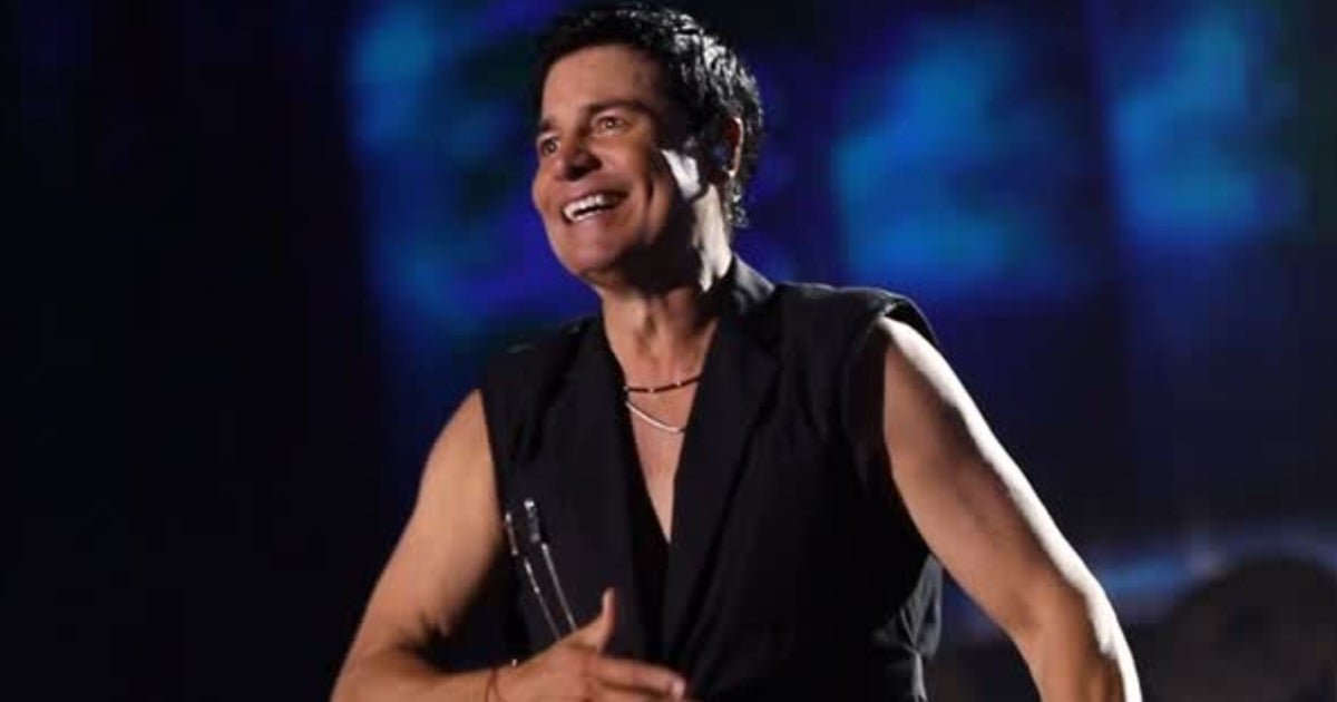 Chayanne Lanza Divertido Mensaje por El Día del Padre: “Sigo Esperando mi desayuno”