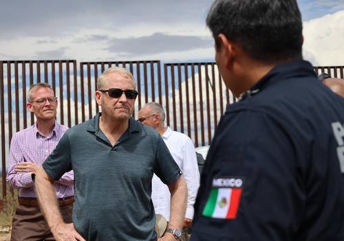 EMBAJADOR DE EU RECODOCIMENTO TRABAJO DE LA UNIDAD FRONTERIZA EN Sonora