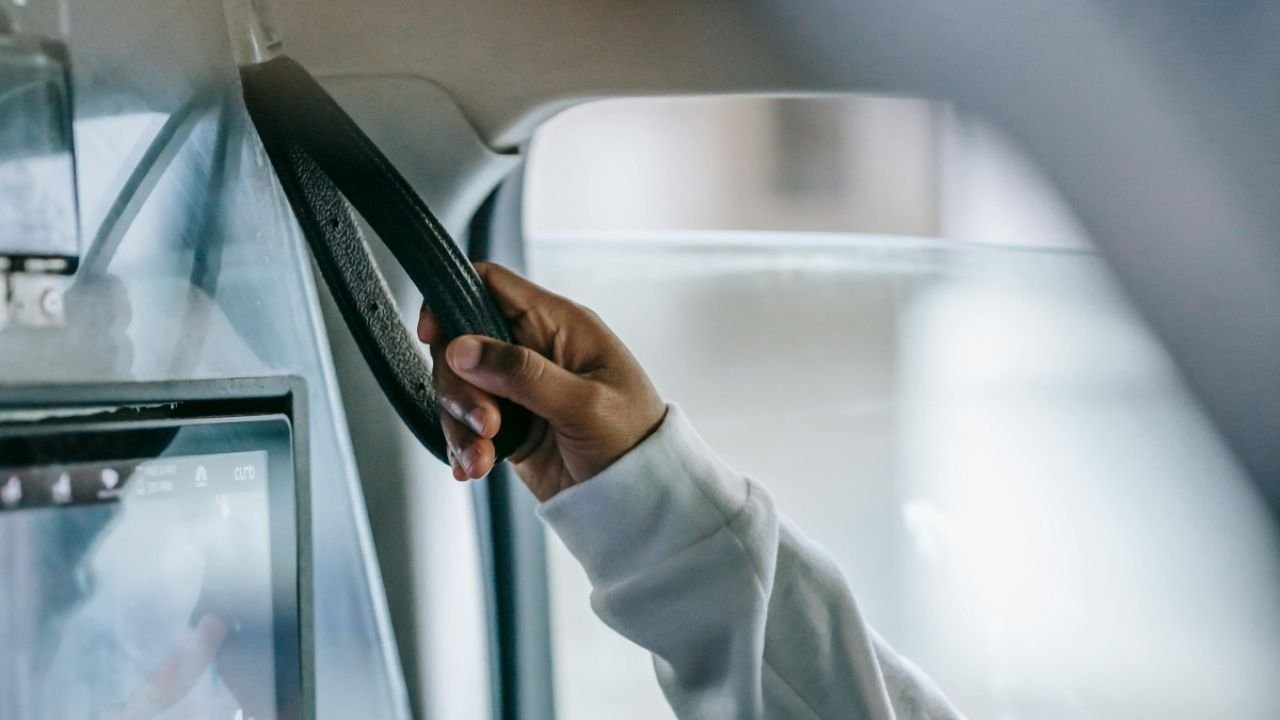 Director de Taxi de Aplicacia rescata Un Joven de 15 Años, Había Sido Engañada en Redes con falsa de Trabajo