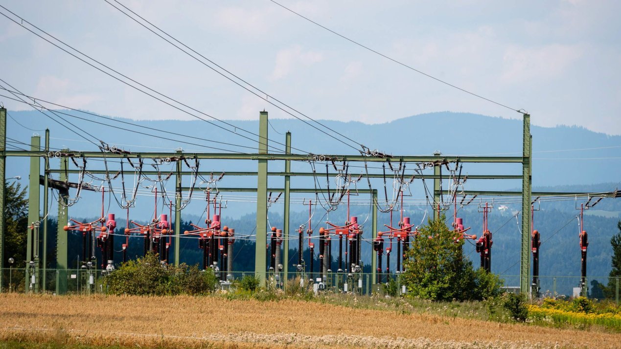 Cfe recauda mx $ 15 mil milmones en emisión de Bonos Sostenibles Registros