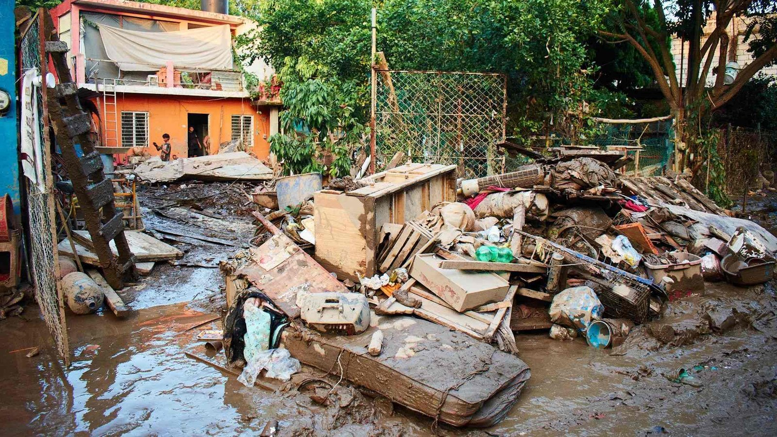 Sheinbaum Confirma Cifra de Muertos y Desaparecidos por Inundaciones; Van 66 Fallecidos
