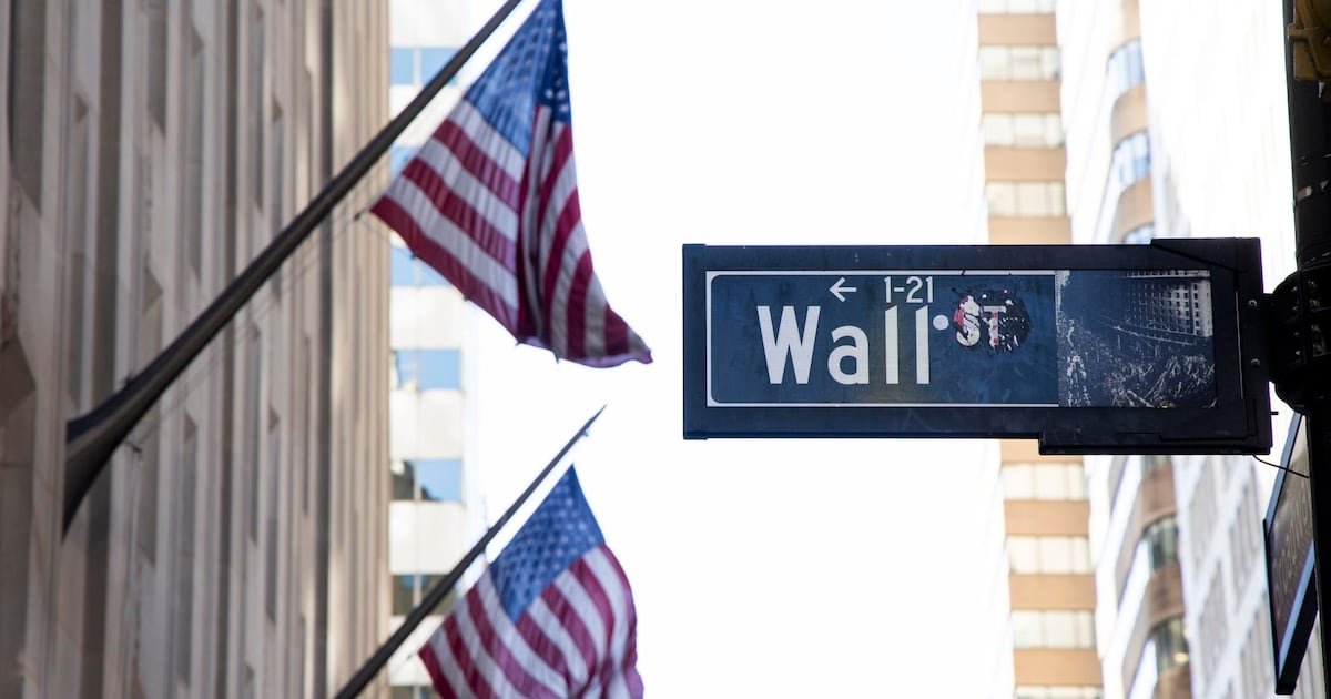 Wall Street cierra ‘en grises’ ante la expectativa de reunión de Trump con Xi Jinping