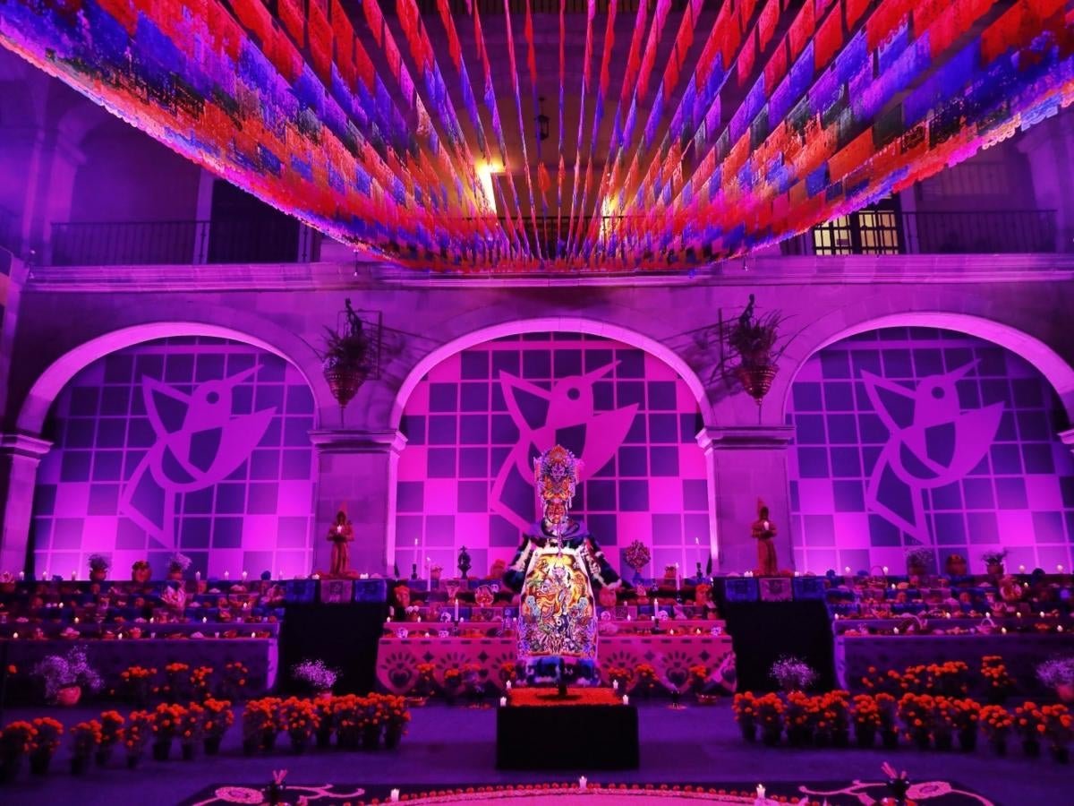 Un puente de flores y memorias: Ofrenda Monumental del Palacio de Gobierno del Edomex