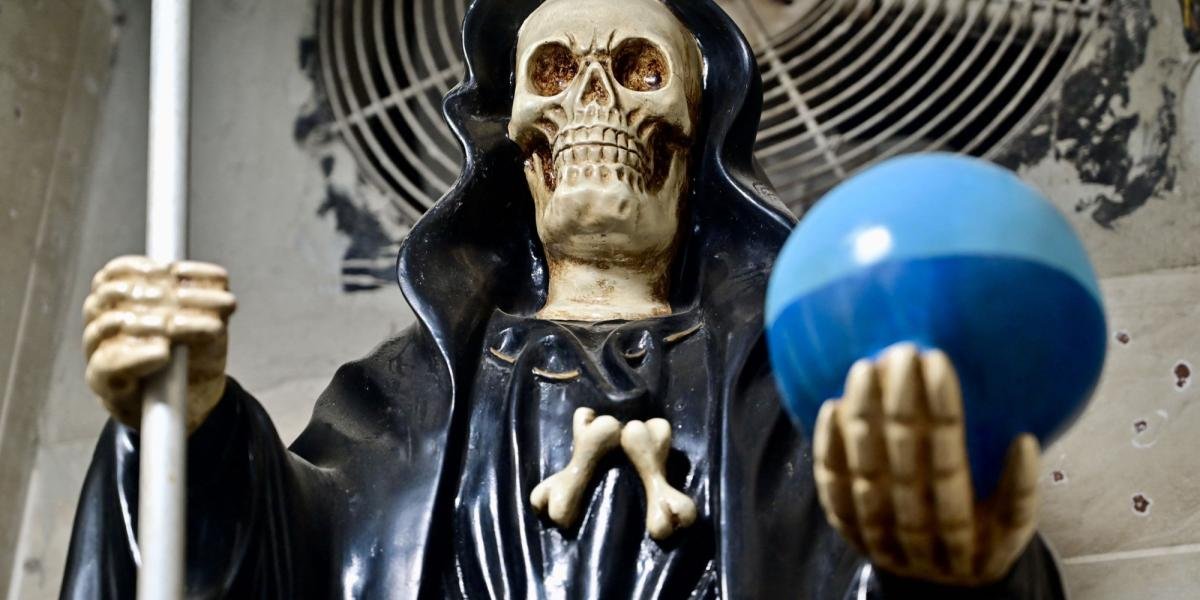 “Solo la muerte puede protegernos”: cómo el culto a La Santa Muerte refleja la violencia en México
