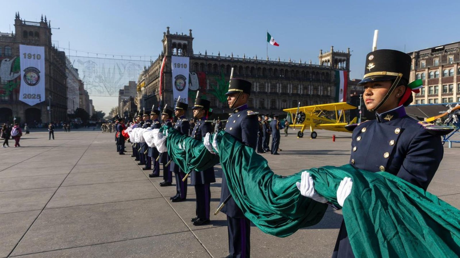 Fotos: Así Se Vive el Desfile de Hoy 20 de Noviembre de 2025 en CDMX por el Día de la Revolución