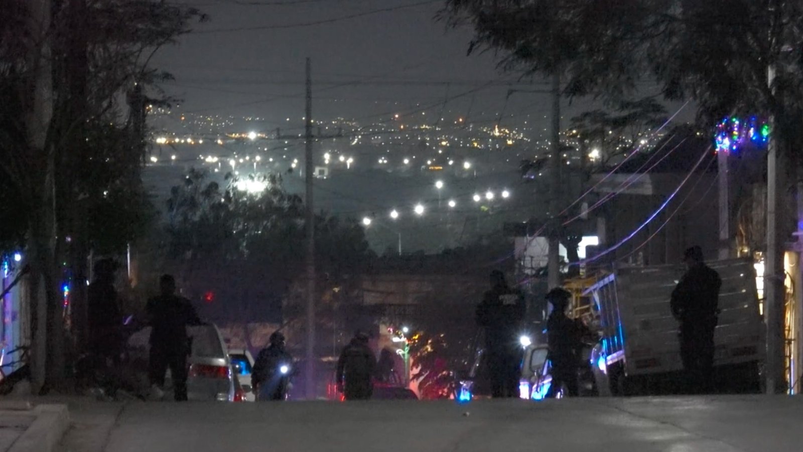 Atacan a Balazos a Barbero y lo Dejan Herido Afuera de su Local en Monterrey