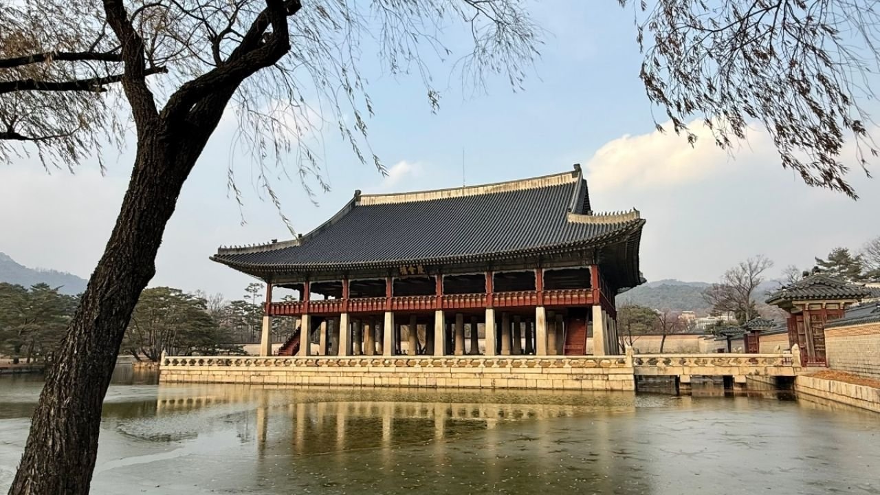 Palacio Gyeongbokgung, el recinto más importante de Corea que puedes visitar por menos de 40 pesos