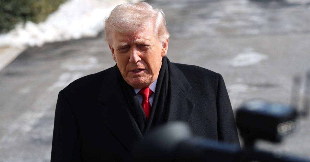 ¿Afectará a México? Trump anuncia aranceles a países que den petróleo a Cuba