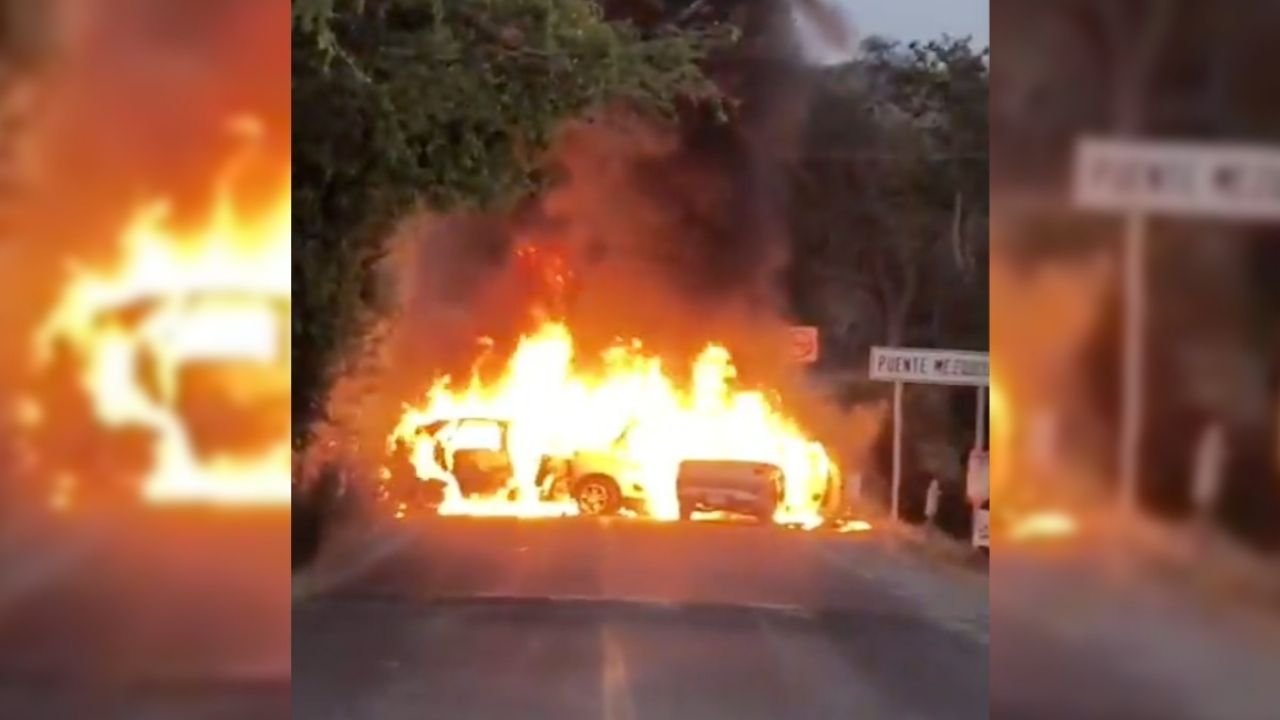 Reportan bloqueos en Autlán de Navarro | VIDEO