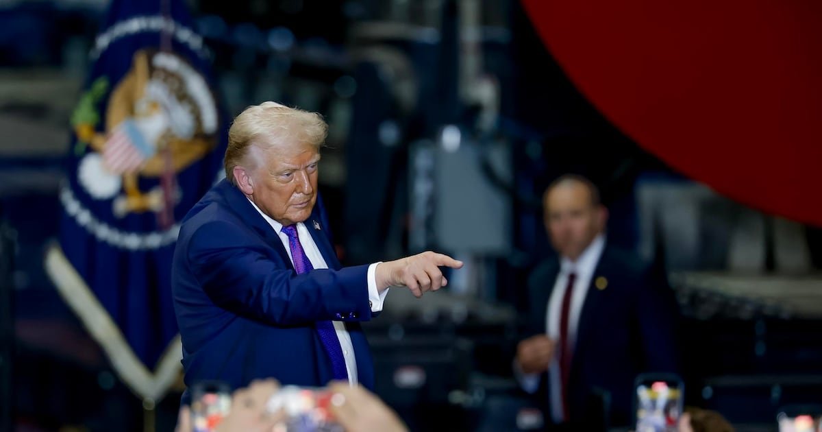 México pide a Trump no reabrir capítulos del T-MEC: ‘Debe modernizarse y no someterse a renegociación’