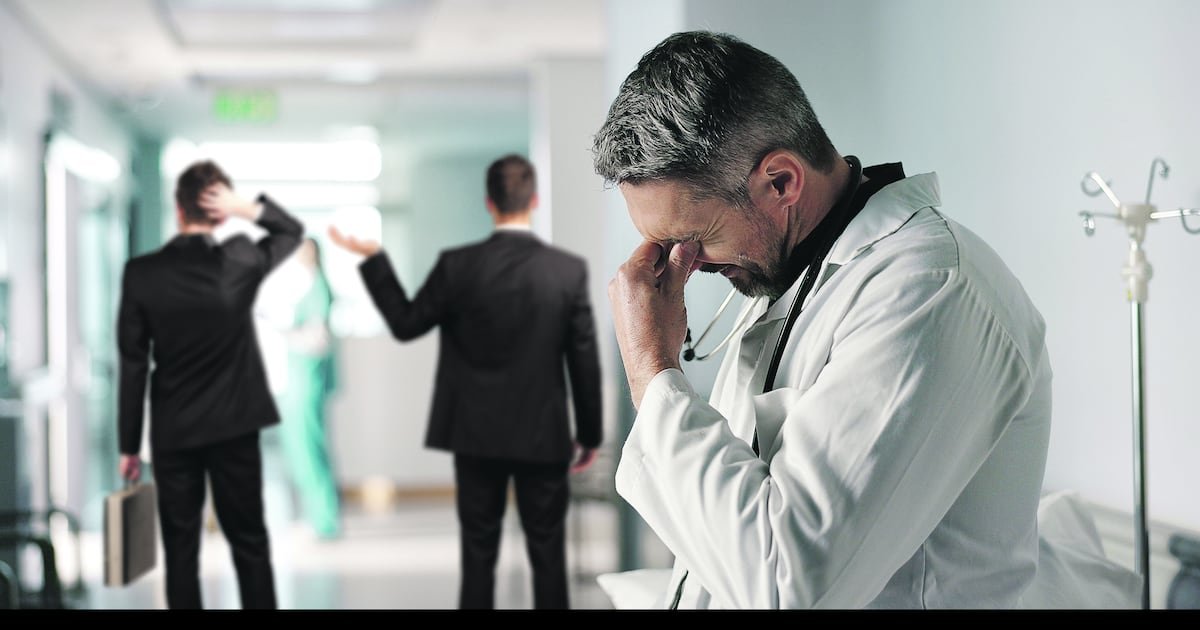 La mafia de las aseguradoras: médicos denuncian fraudes y abandono por parte de aseguradoras en México