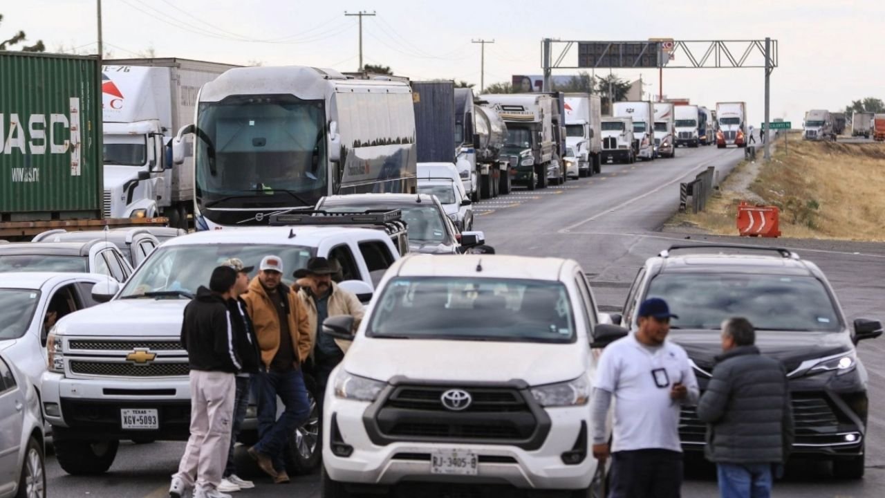 Alertan por CIERRES y BLOQUEOS en estas carreteras y autopistas HOY viernes 10 de abril | EN VIVO