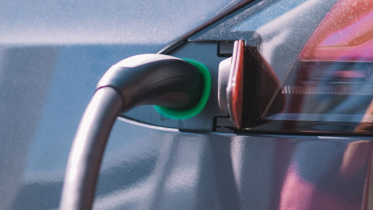VEMO invierte MX$825 millones para ampliar la red de vehículos eléctricos en Holanda